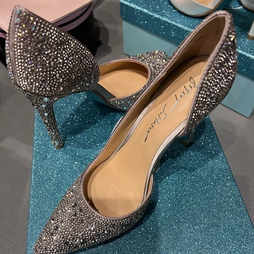 BETSEY JOHNSON SHARY PUMP